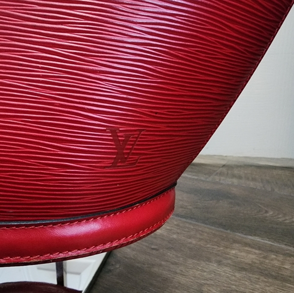 Louis Vuitton Red EPI St Jacques GM - Picture 3 of 16